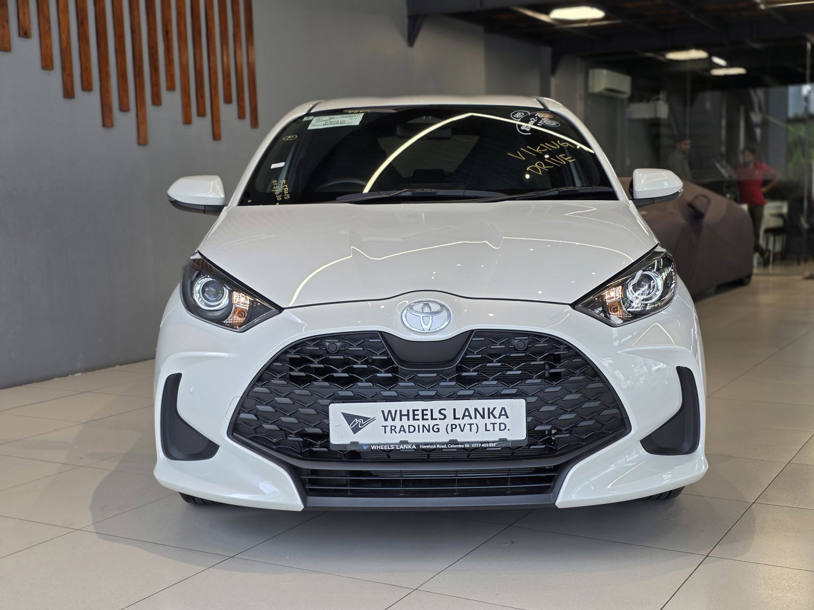 2024 Toyota Yaris X — photo 2